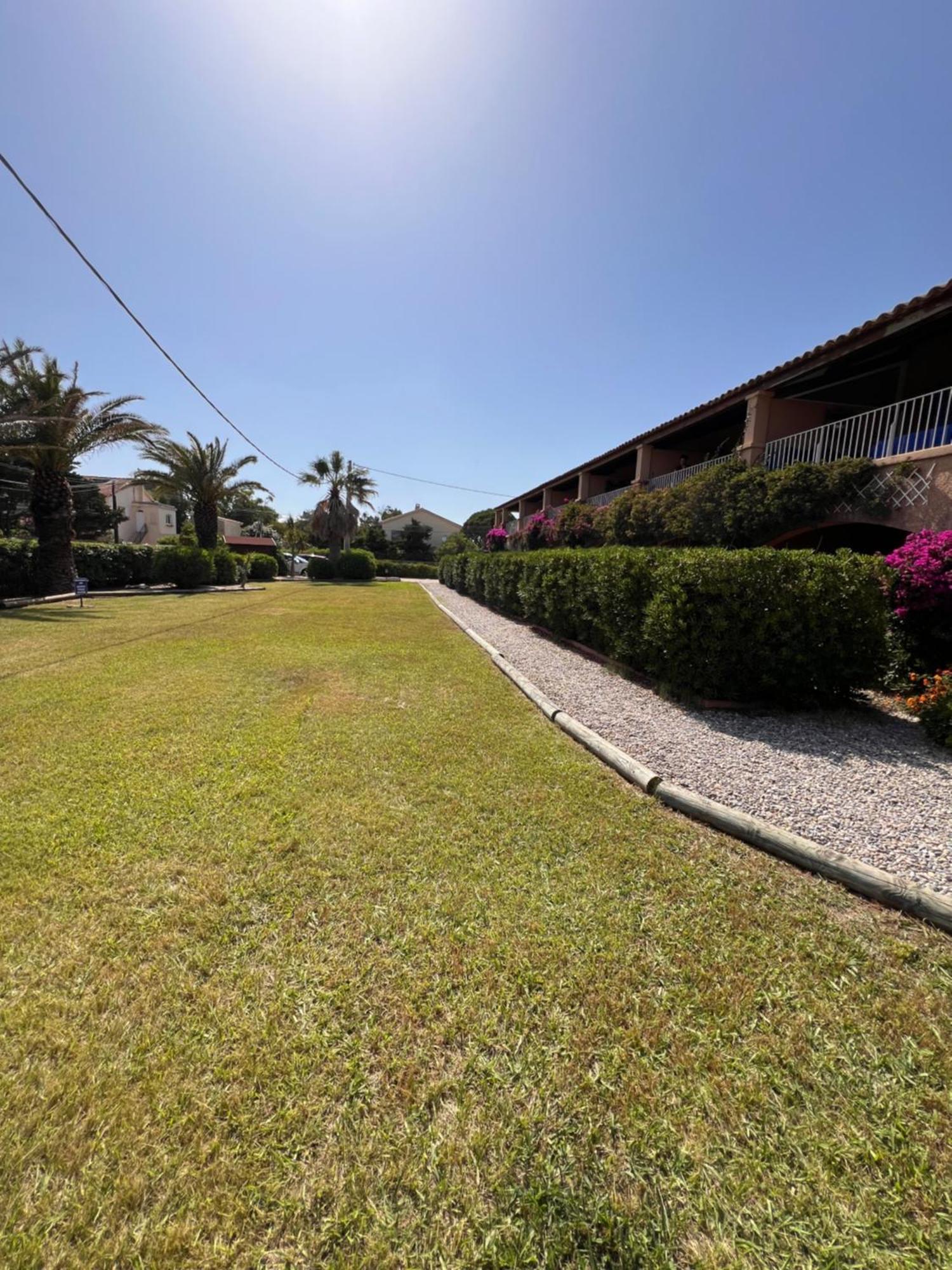 La Bergerie Apartment Hyeres Exterior photo